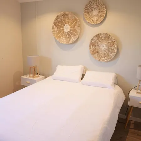 Appart T2 Avec Terrasse, Parking Et Wifi Angouleme Exterior photo