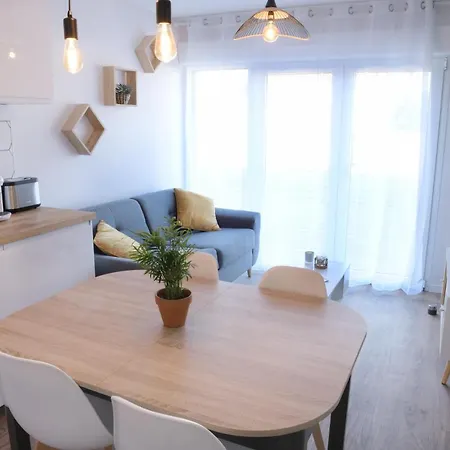 Appart T2 Avec Terrasse, Parking Et Wifi Angouleme Exterior photo