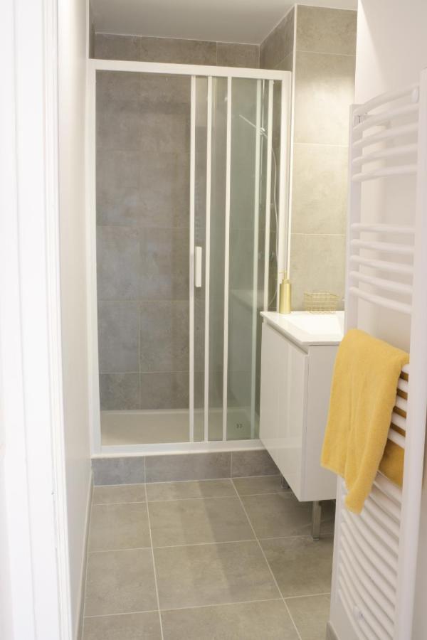 Apartment T2 Avec Terrasse, Parking Et Wifi *