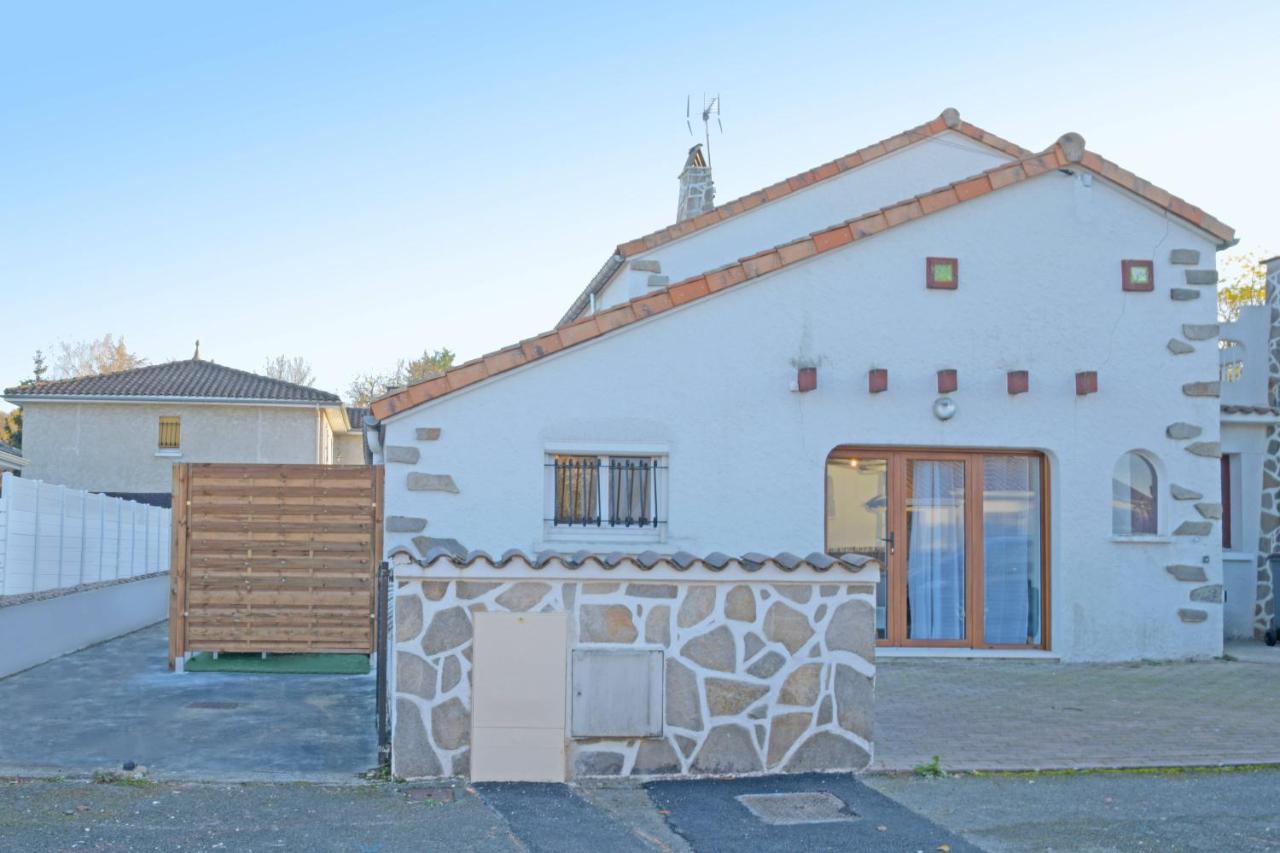 T2 Avec Terrasse, Parking Et Wifi Angouleme